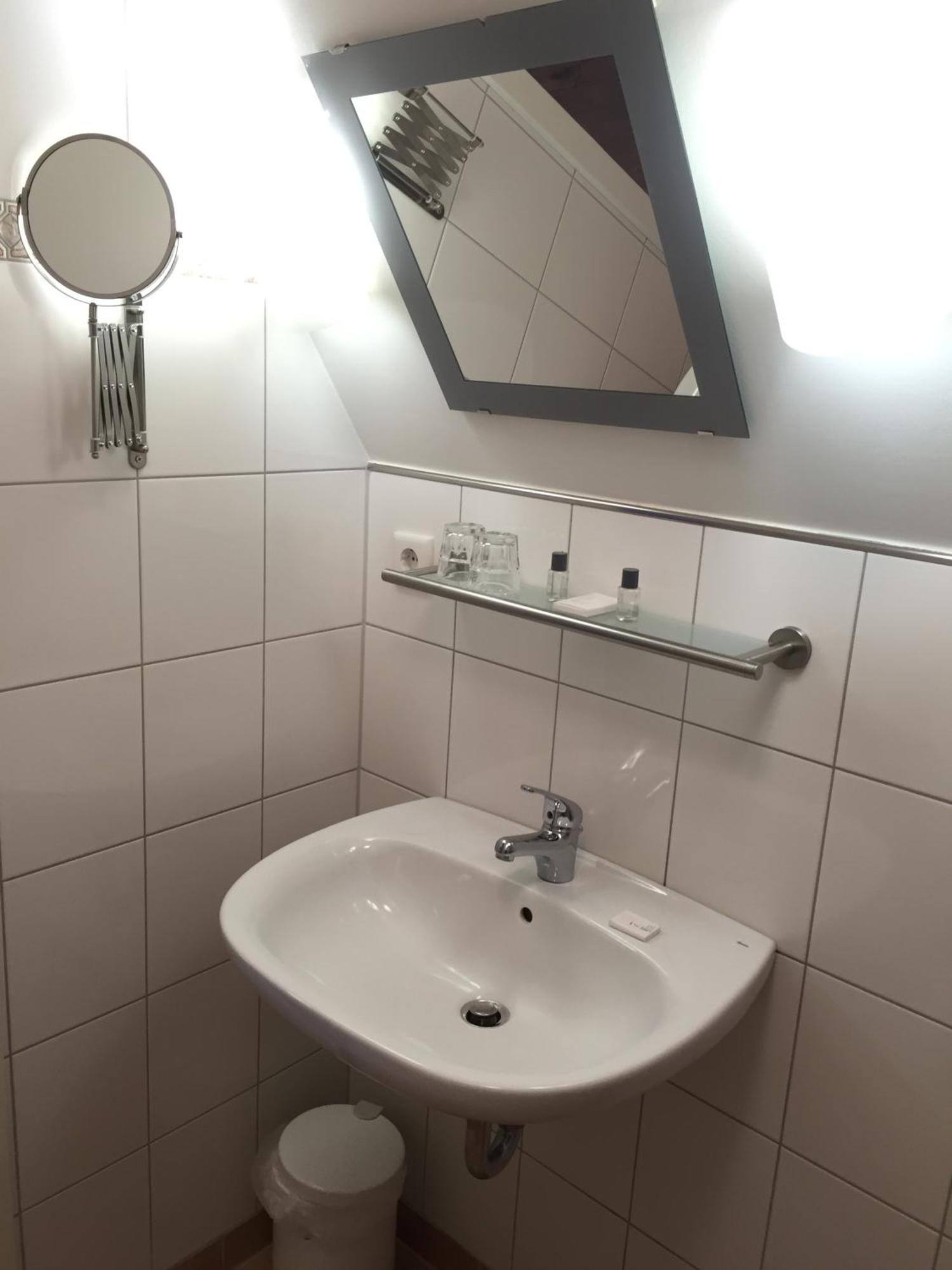Barcelona Bed & Breakfast Dusseldorf Bilik gambar
