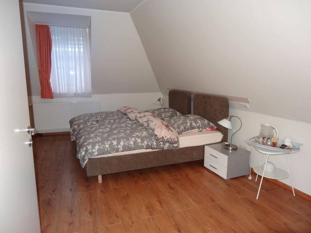 Barcelona Bed & Breakfast Dusseldorf Luaran gambar